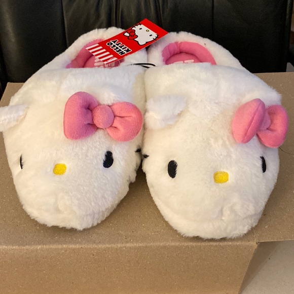 Hello Kitty Women's Slippers - Picture 1 of 3